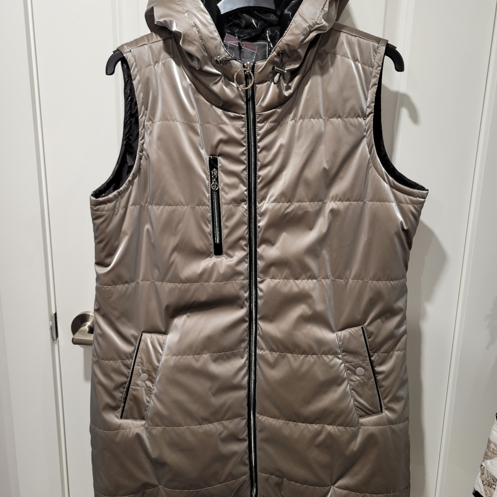 Stylish DOLCEZZA Hooded Puffer Vest